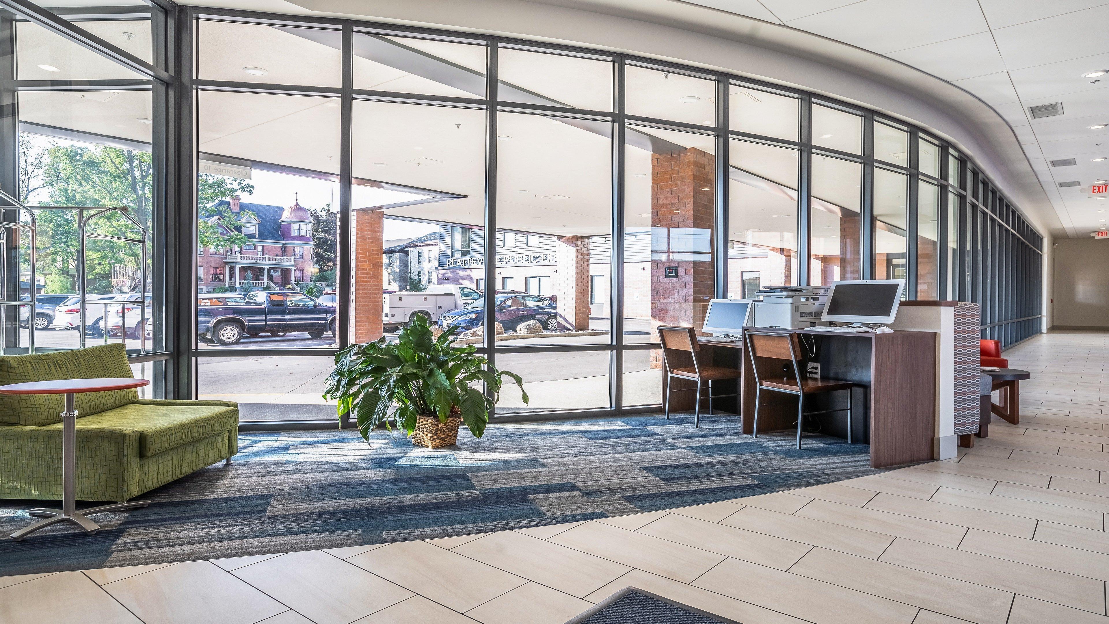 Holiday Inn Express & Suites Platteville By Ihg Bagian luar foto
