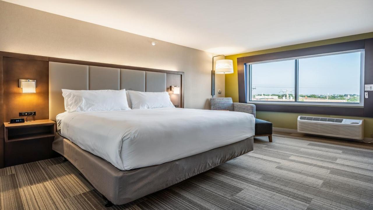 Holiday Inn Express & Suites Platteville By Ihg Bagian luar foto