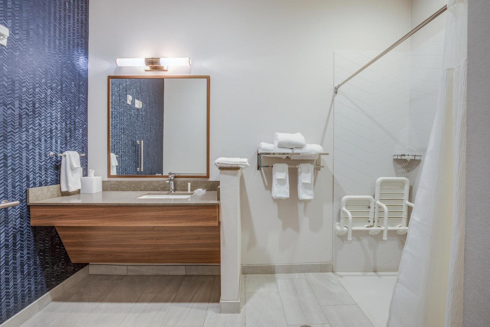 Holiday Inn Express & Suites Platteville By Ihg Bagian luar foto