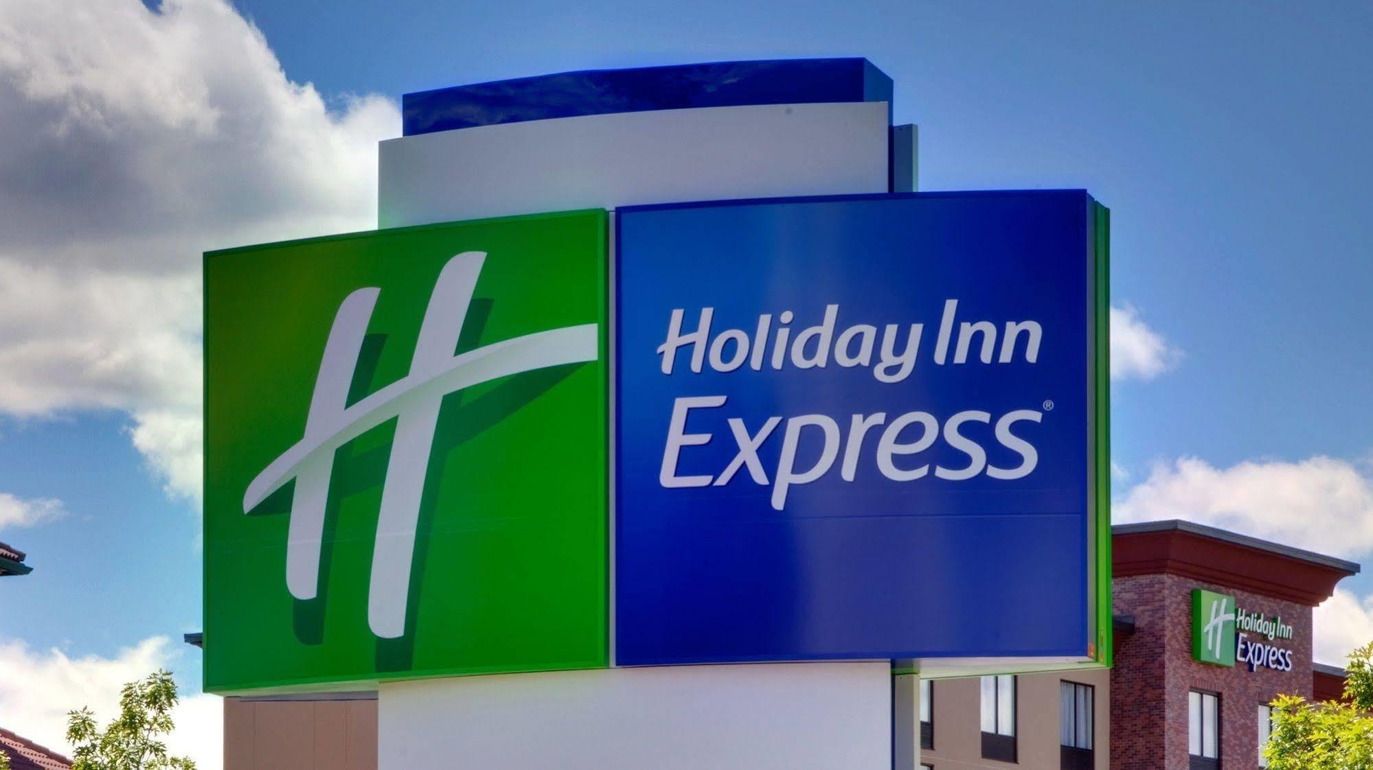 Holiday Inn Express & Suites Platteville By Ihg Bagian luar foto